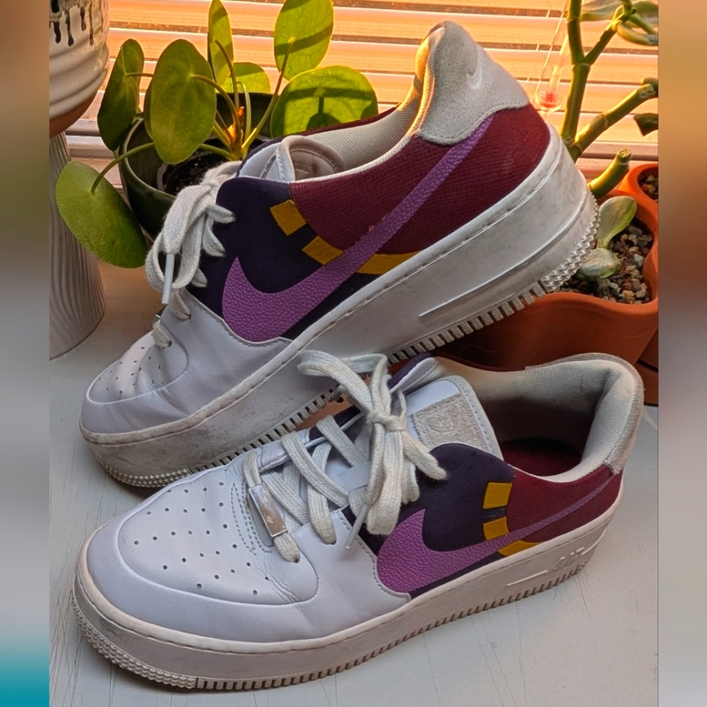Nike Air Force 1 Sage Low LX Grey Dark Orchid